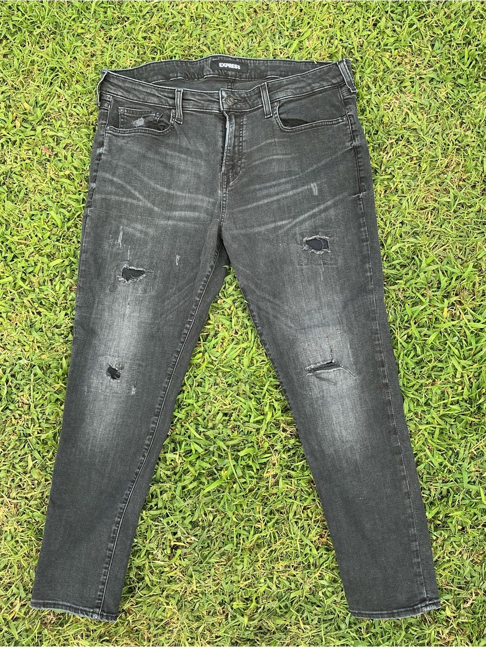 Express Women's Black Distressed Skinny Jeans